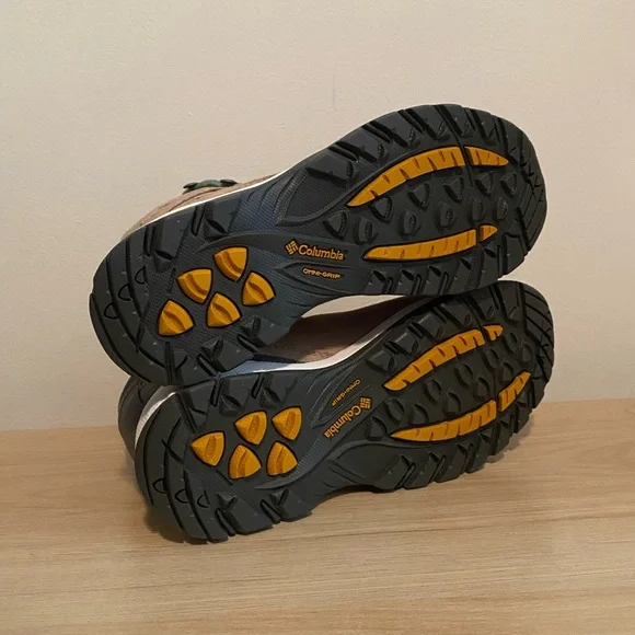 Columbia Women's Newton Ridge Plus Hiking Boots - sz7 - Picture 6 of 7